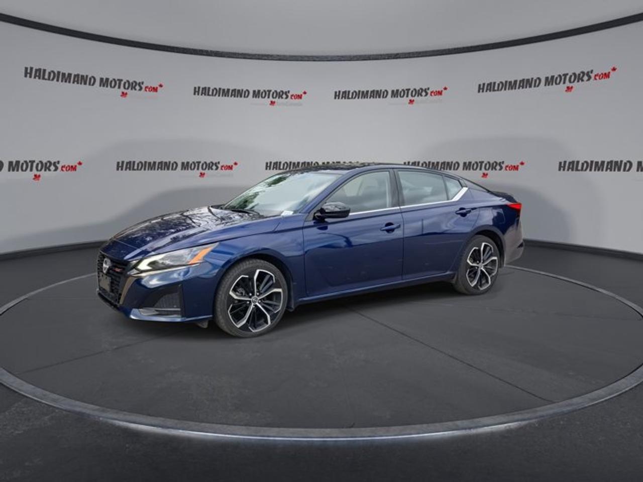 2023 Nissan Altima SR AWD | Leather | Sunroof Photo3