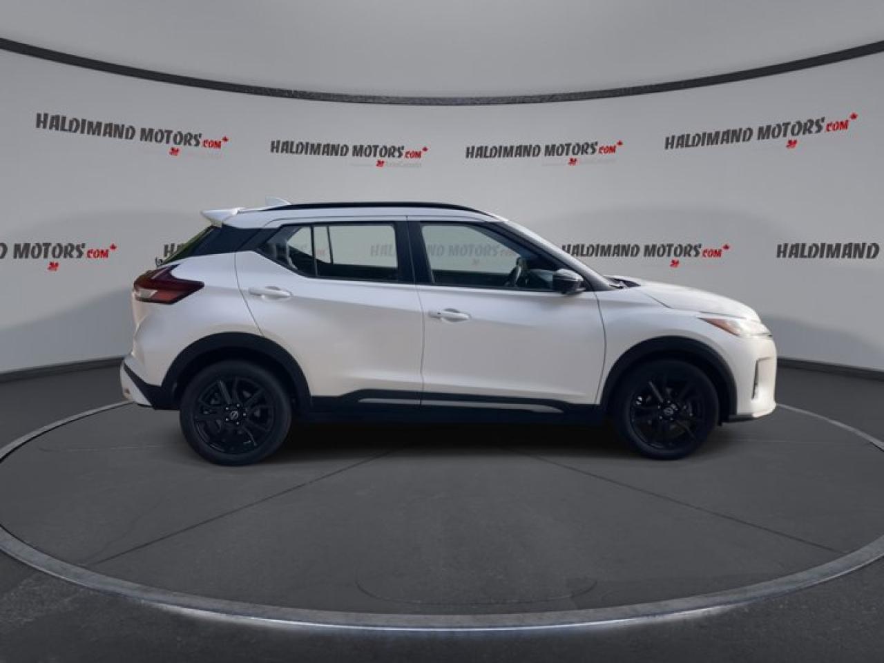 2024 Nissan Kicks SR | Remote Start | Leather Seats | Heated Seats Photo
