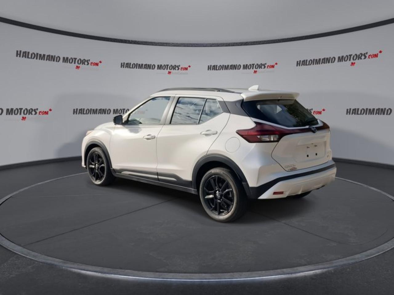 2024 Nissan Kicks SR | Remote Start | Leather Seats | Heated Seats Photo
