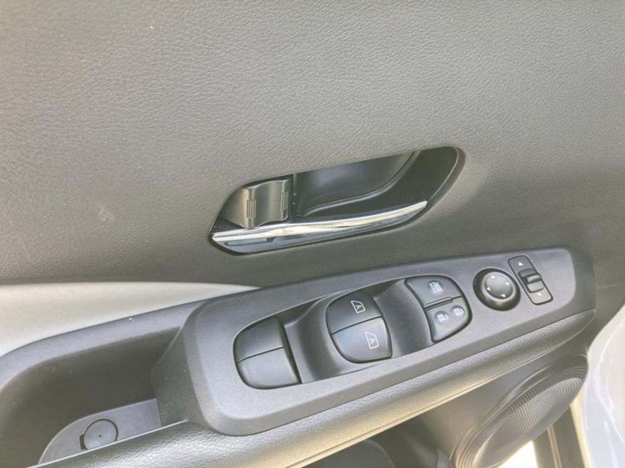 2024 Nissan Kicks SR | Remote Start | Leather Seats | Heated Seats Photo