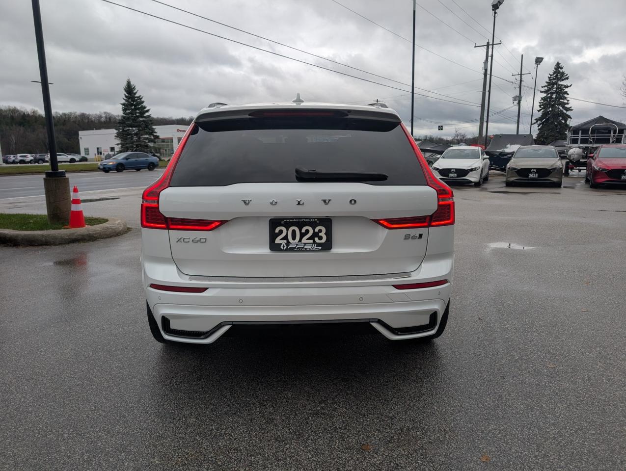 2023 Volvo XC60 B6 Ultimate Dark Theme Photo