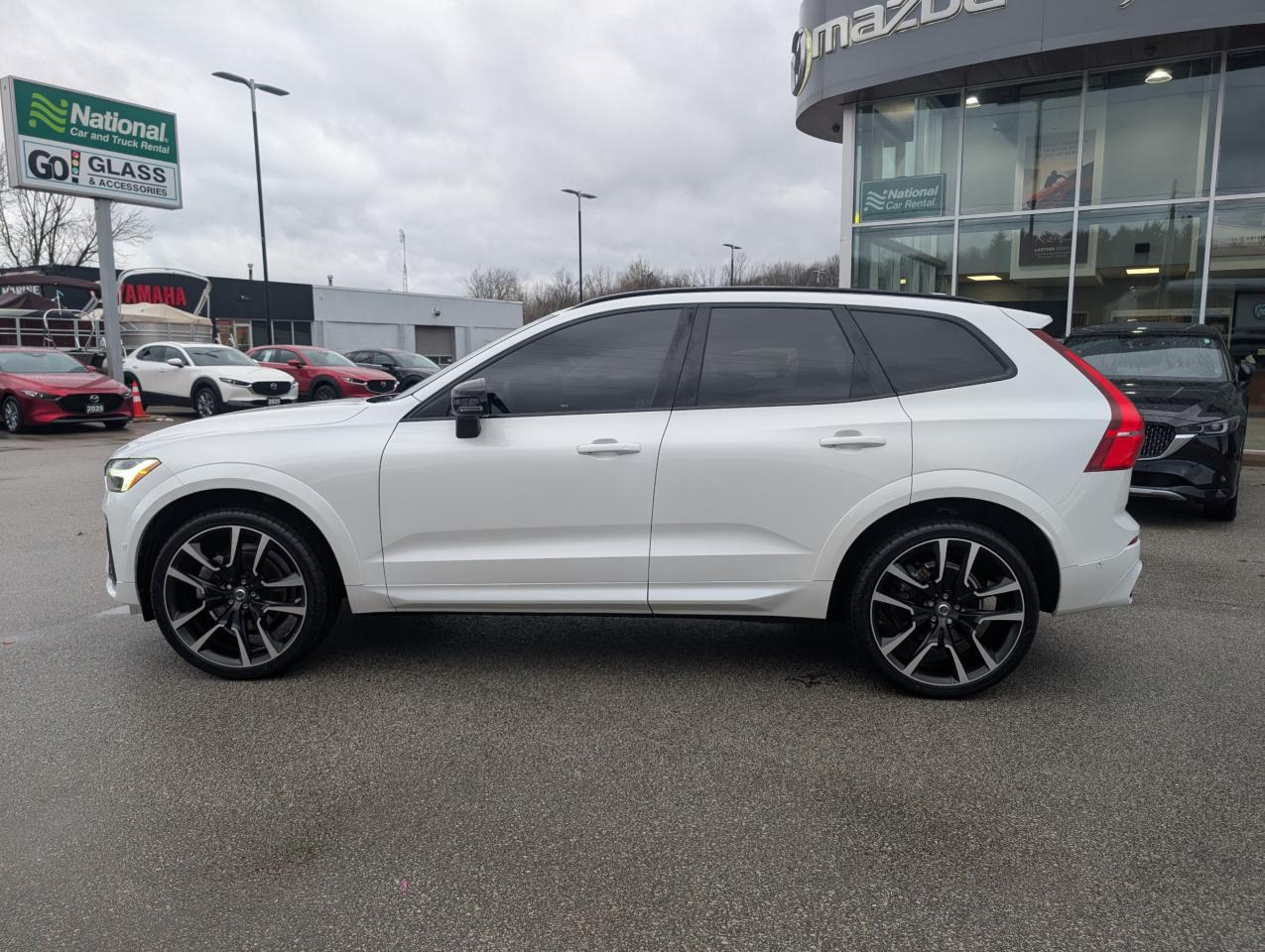 2023 Volvo XC60 B6 Ultimate Dark Theme Photo