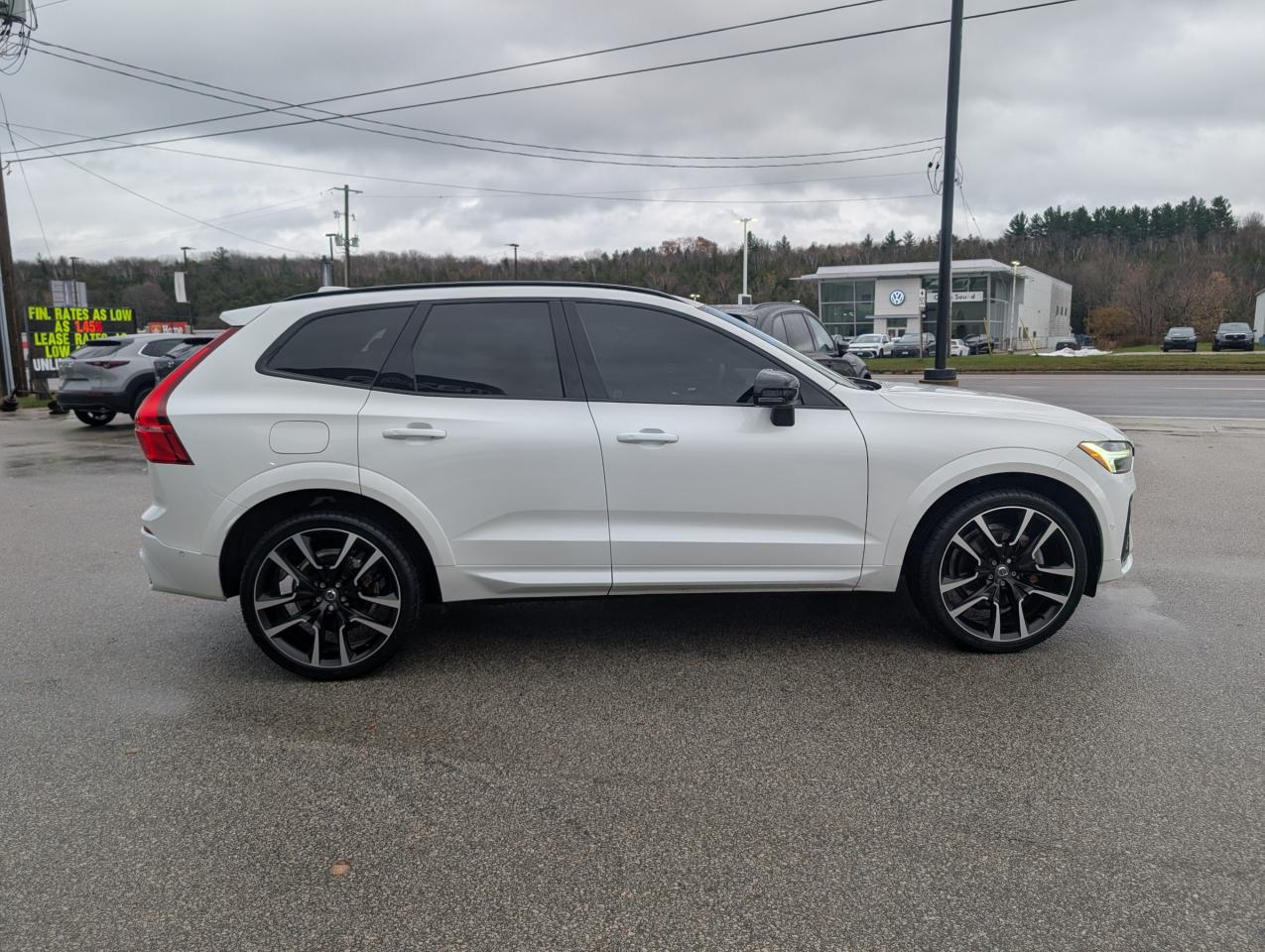 2023 Volvo XC60 B6 Ultimate Dark Theme Photo