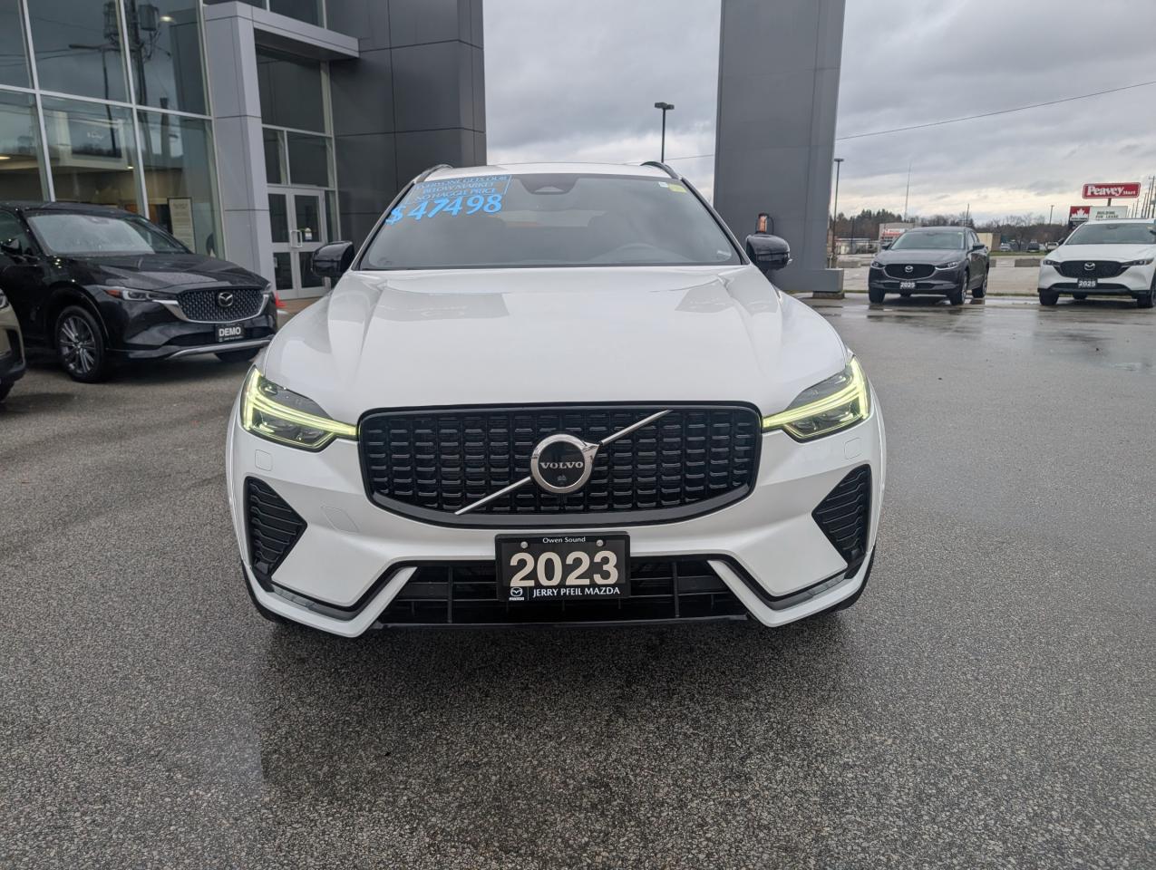 2023 Volvo XC60 B6 Ultimate Dark Theme Photo
