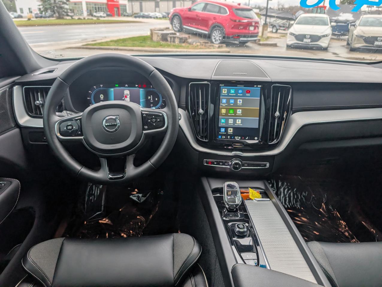 2023 Volvo XC60 B6 Ultimate Dark Theme Photo