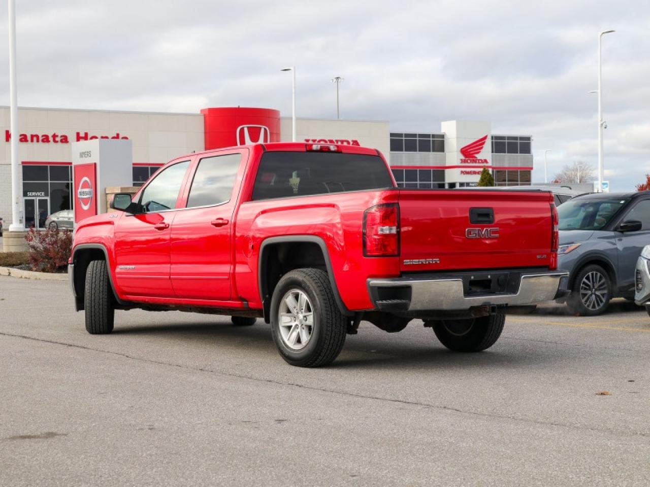 2017 GMC Sierra 1500 SLE  -  Bluetooth Photo3