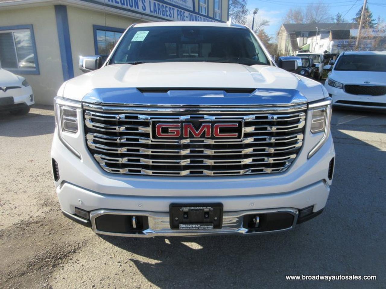 2022 GMC Sierra 1500 LOADED DENALI-PACKAGE 5 PASSENGER 6.2L - V8.. 4X4.. CREW-CAB.. SHORTY.. POWER SUNROOF.. LEATHER.. HEATED SEATS & WHEEL.. BACK-UP CAMERA.. Photo3