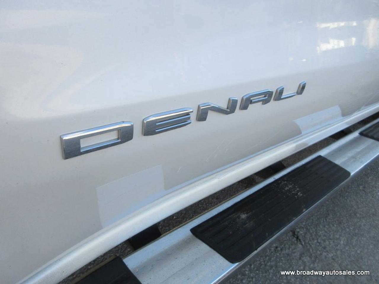 2022 GMC Sierra 1500 LOADED DENALI-PACKAGE 5 PASSENGER 6.2L - V8.. 4X4.. CREW-CAB.. SHORTY.. POWER SUNROOF.. LEATHER.. HEATED SEATS & WHEEL.. BACK-UP CAMERA.. Photo