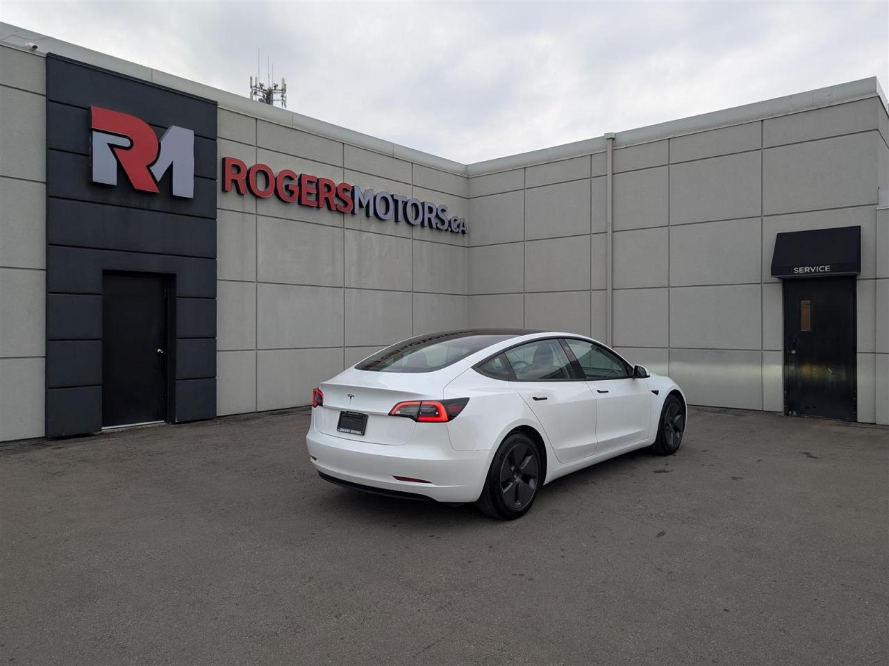 2021 Tesla Model 3 STANDARD RANGE PLUS Photo