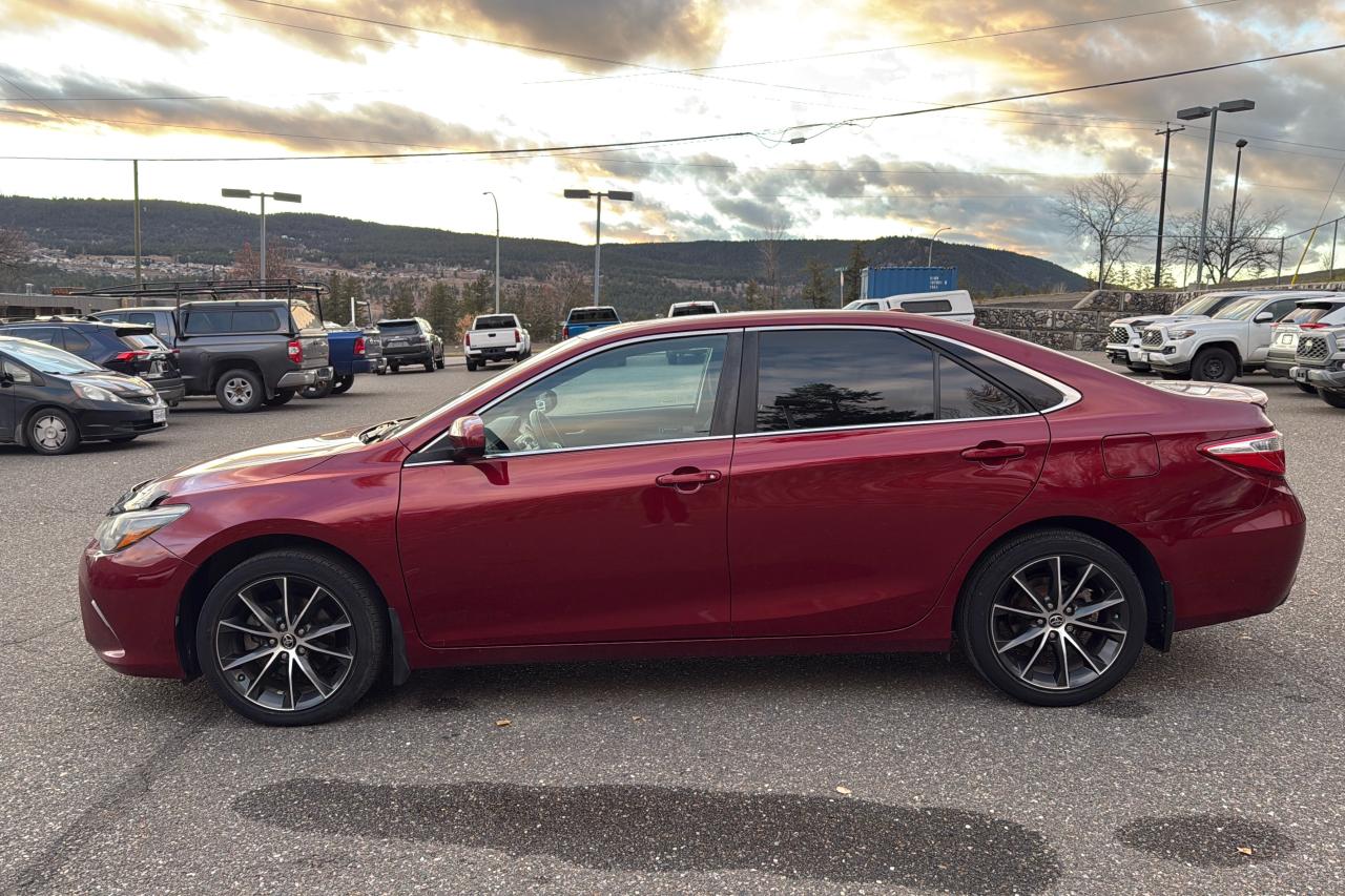 2015 Toyota Camry XSE Photo3