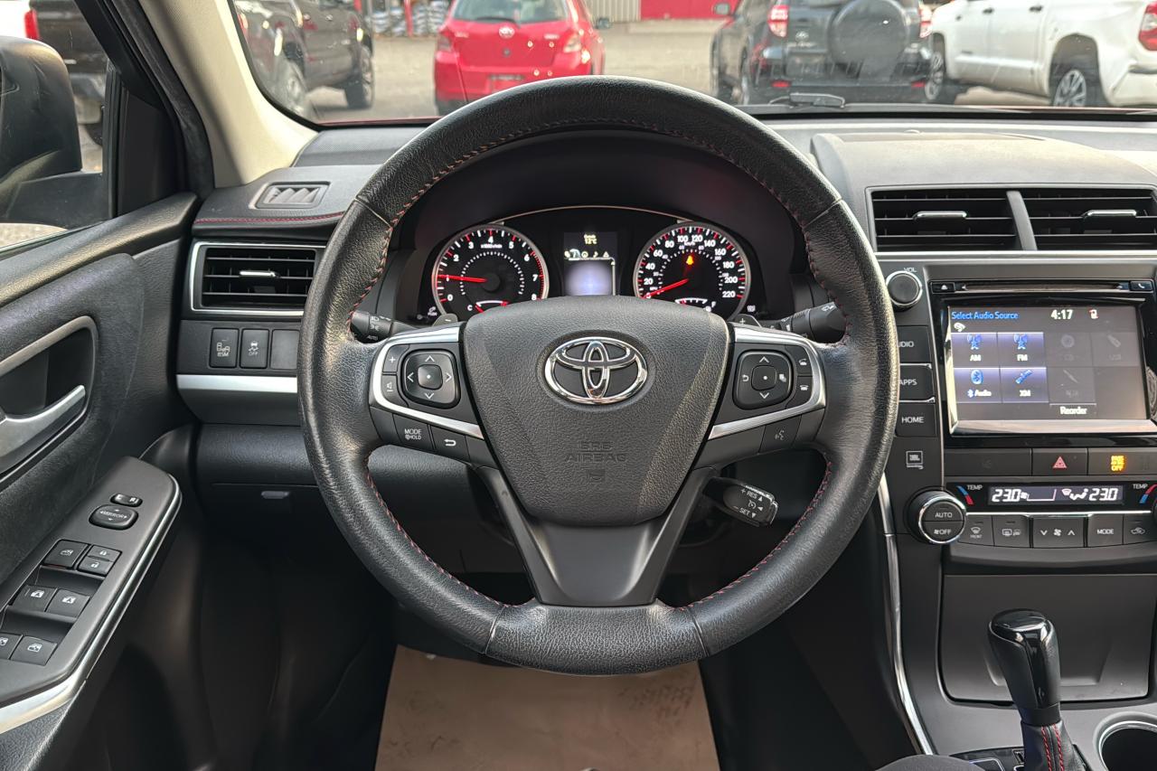 2015 Toyota Camry XSE Photo