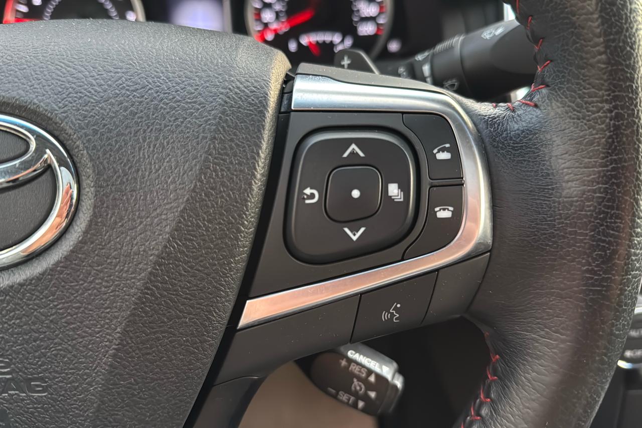 2015 Toyota Camry XSE Photo