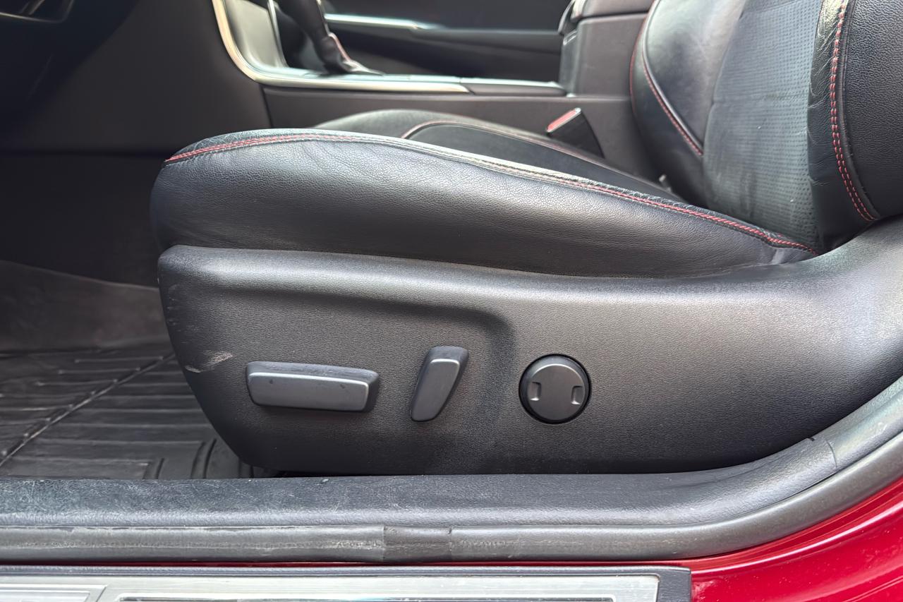 2015 Toyota Camry XSE Photo