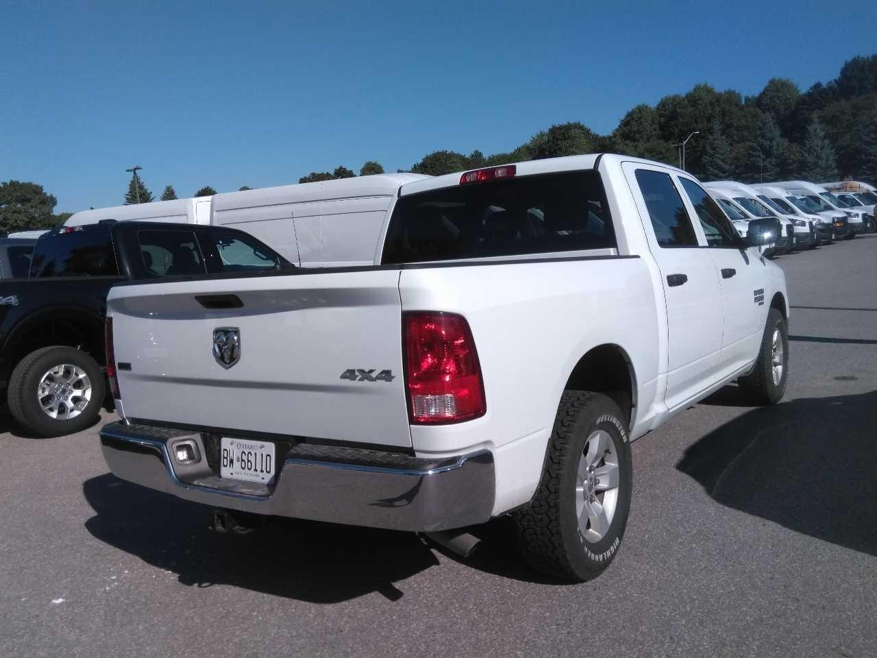 2023 RAM 1500 Classic SLT Photo4