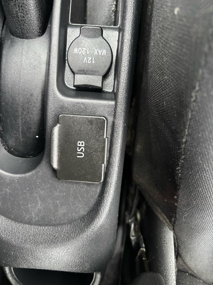 2015 Nissan Micra SV, Hatchback, Auto, Back-Up-Camera - Photo #18