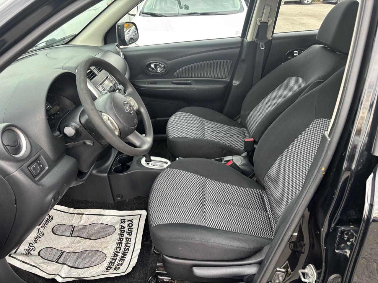 2015 Nissan Micra SV, Hatchback, Auto, Back-Up-Camera