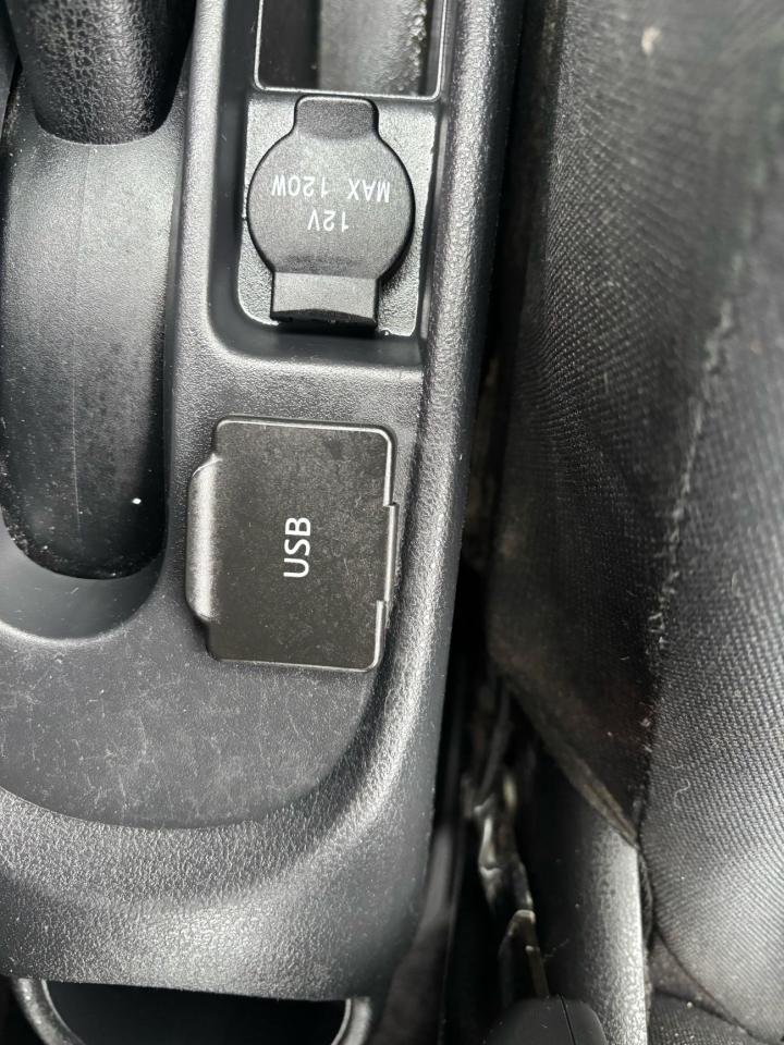 2015 Nissan Micra SV, Hatchback, Auto, Back-Up-Camera