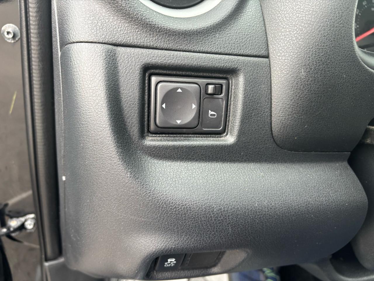 2015 Nissan Micra SV, Hatchback, Auto, Back-Up-Camera