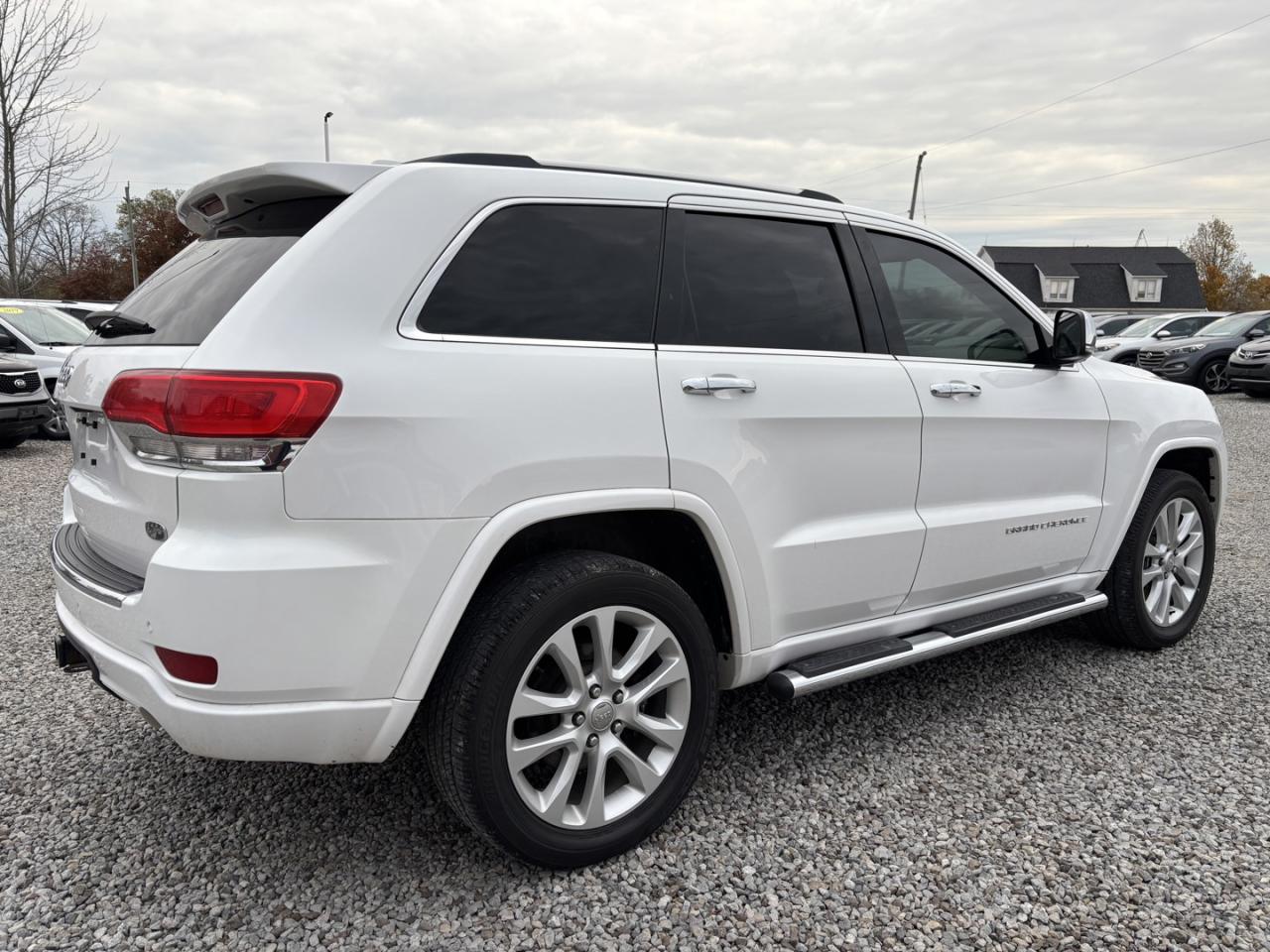 2015 Jeep Grand Cherokee Overland ~NO ACCIDENTS!~5.7 L~ Photo4