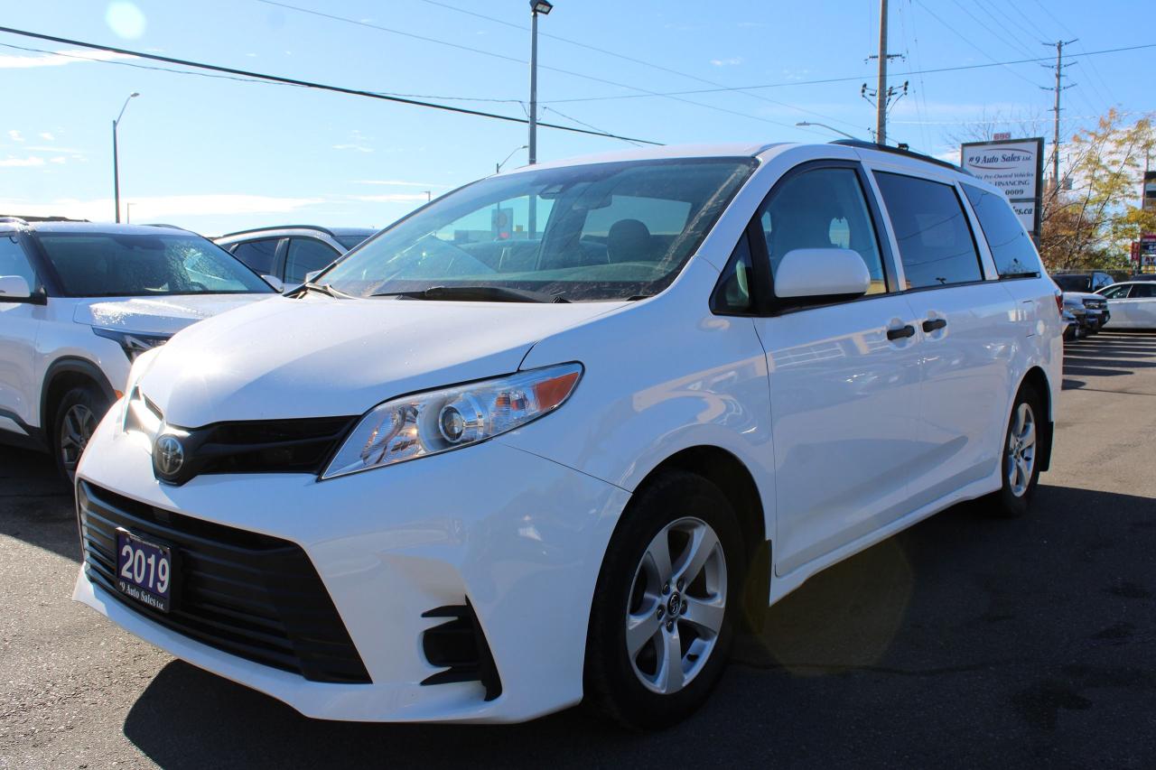 2019 Toyota Sienna 7-Passenger FWD - Photo #3