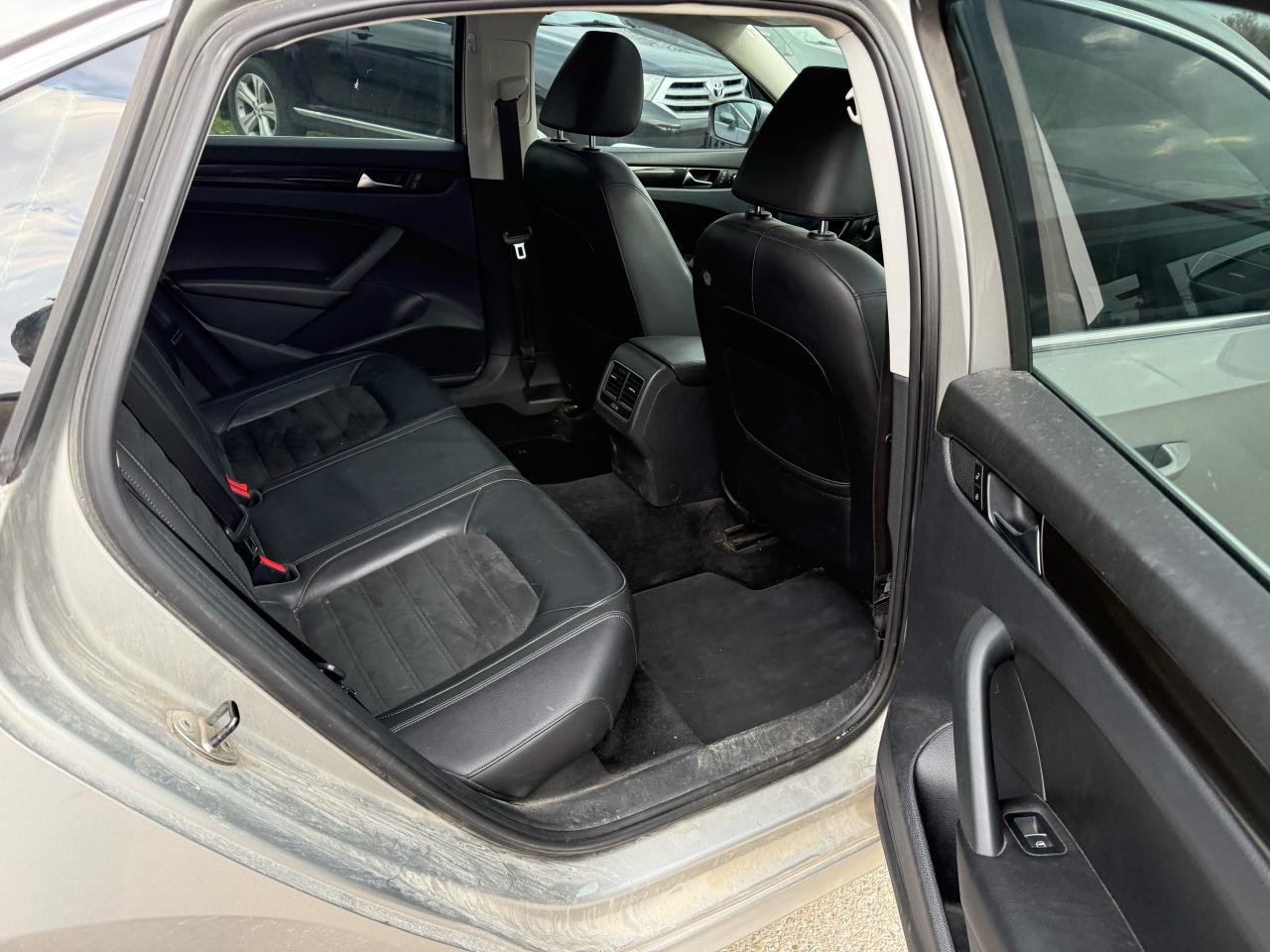2013 Volkswagen Passat Highline diesel sunroof - Photo #14