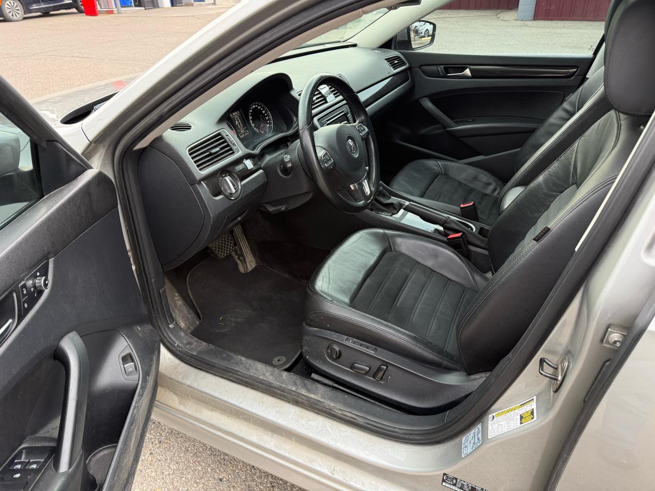 2013 Volkswagen Passat Highline diesel sunroof - Photo #5