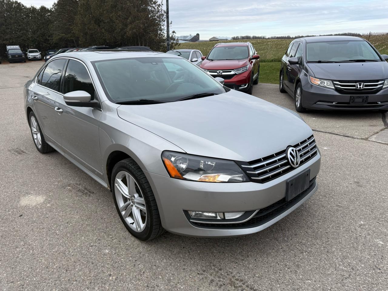 Used 2013 Volkswagen Passat Highline diesel sunroof for sale in Waterloo, ON