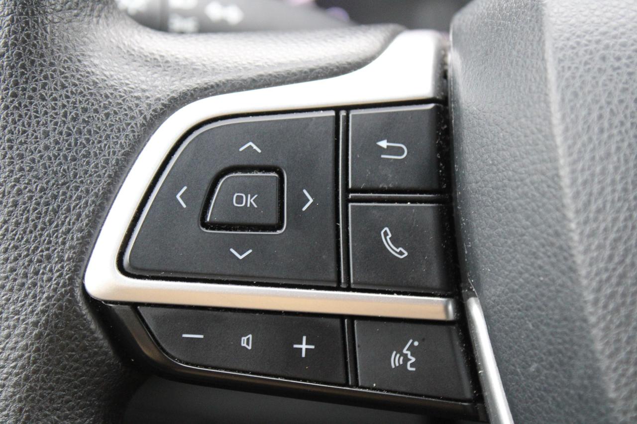 2023 Toyota Highlander LE AWD - Photo #9