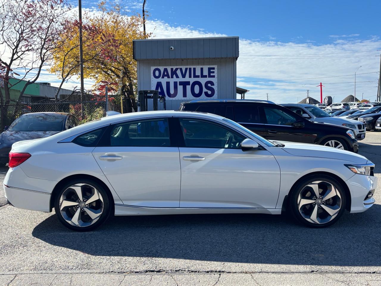 2019 Honda Accord Touring FWD Photo