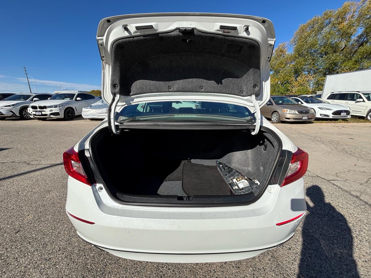 2019 Honda Accord Touring FWD Photo