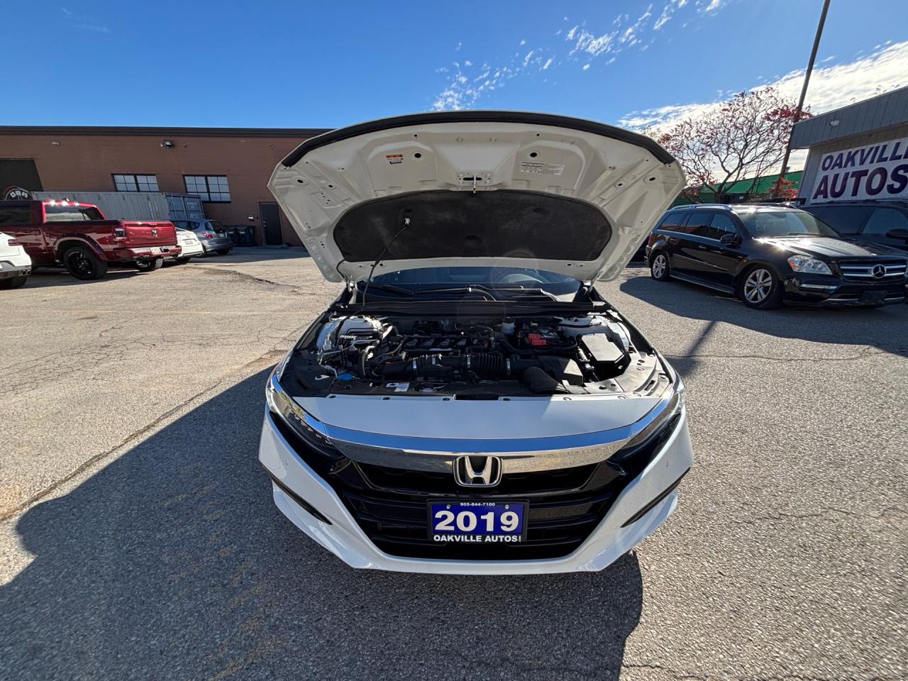 2019 Honda Accord Touring FWD Photo