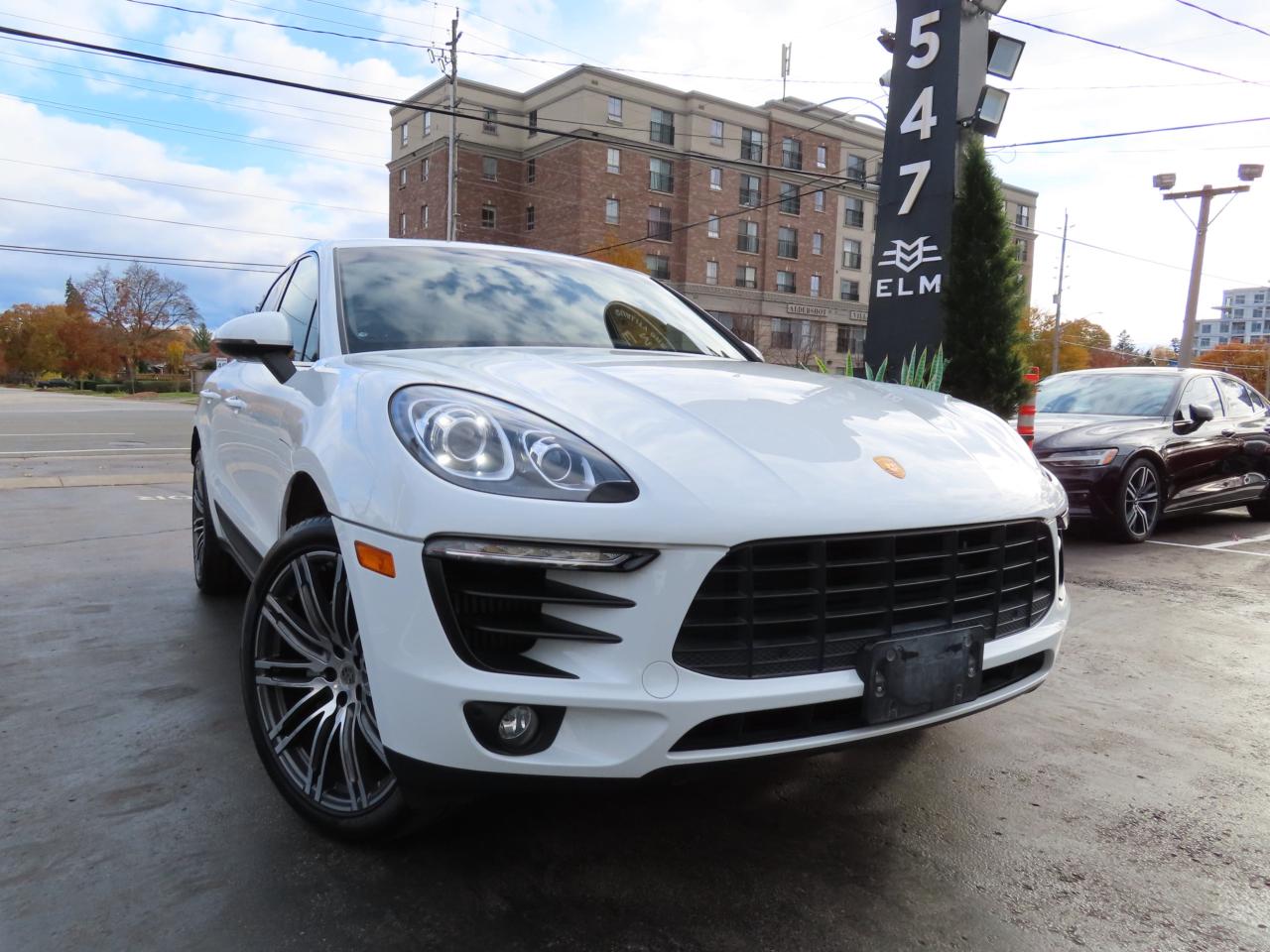 2015 Porsche Macan S - AWD - Navigation - Leather - Low Kms !! Photo