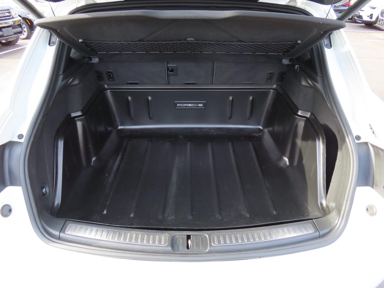 2015 Porsche Macan S - AWD - Navigation - Leather - Low Kms !! Photo