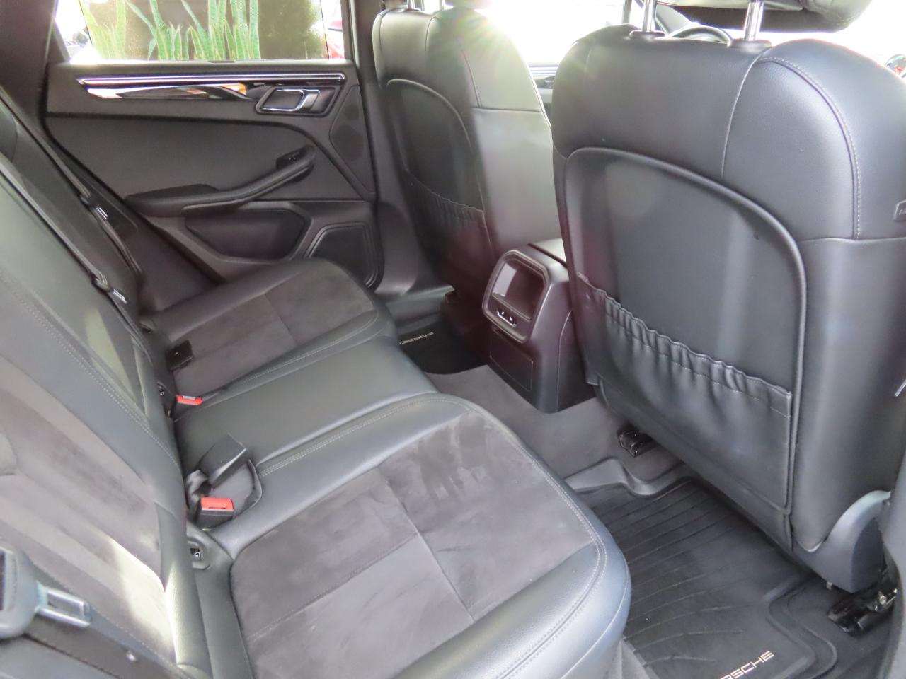 2015 Porsche Macan S - AWD - Navigation - Leather - Low Kms !! Photo