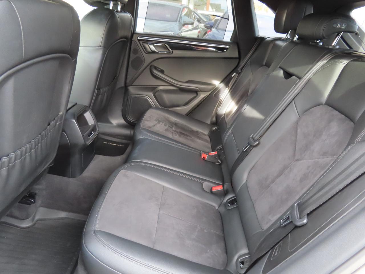 2015 Porsche Macan S - AWD - Navigation - Leather - Low Kms !! Photo