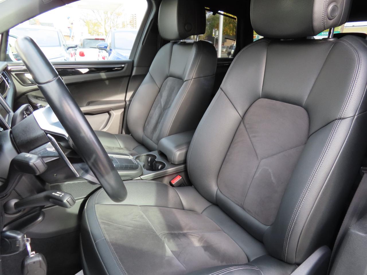 2015 Porsche Macan S - AWD - Navigation - Leather - Low Kms !! Photo