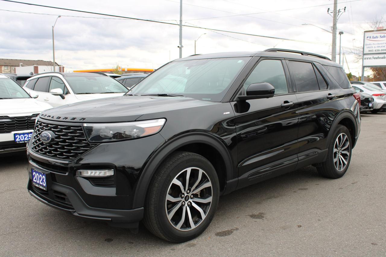 2023 Ford Explorer ST-LINE 4WD - Photo #2
