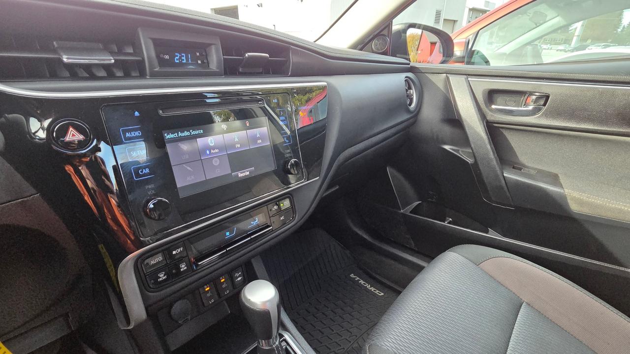 2019 Toyota Corolla LE - Photo #13