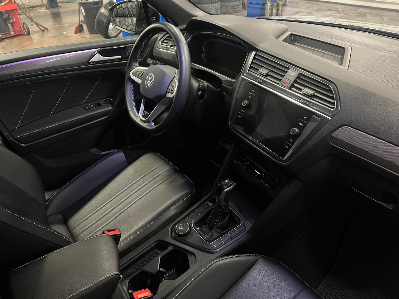 2023 Volkswagen Tiguan Comfortline R-Line Black Edition - Photo #7