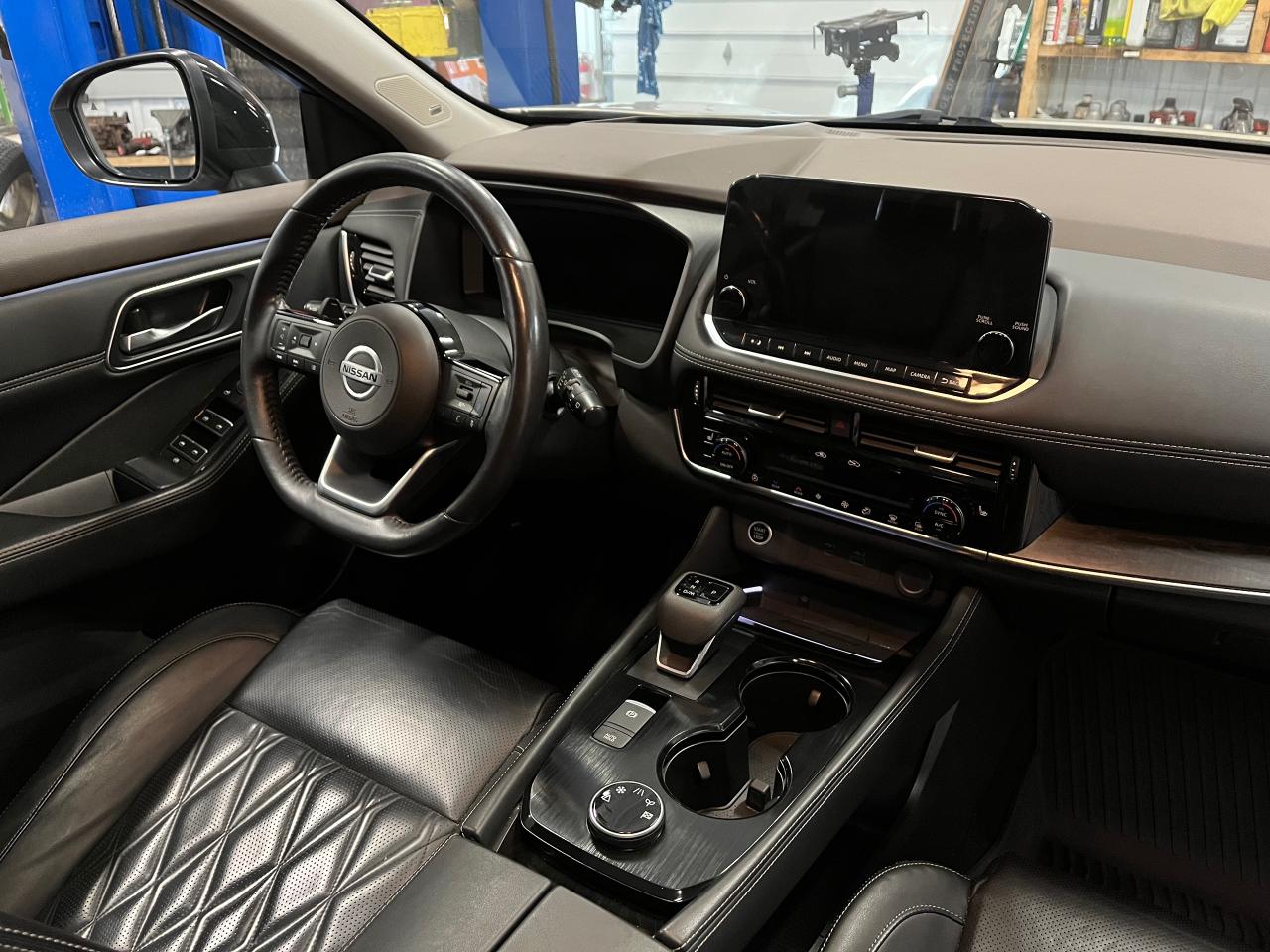 2021 Nissan Rogue Platinum - Photo #6