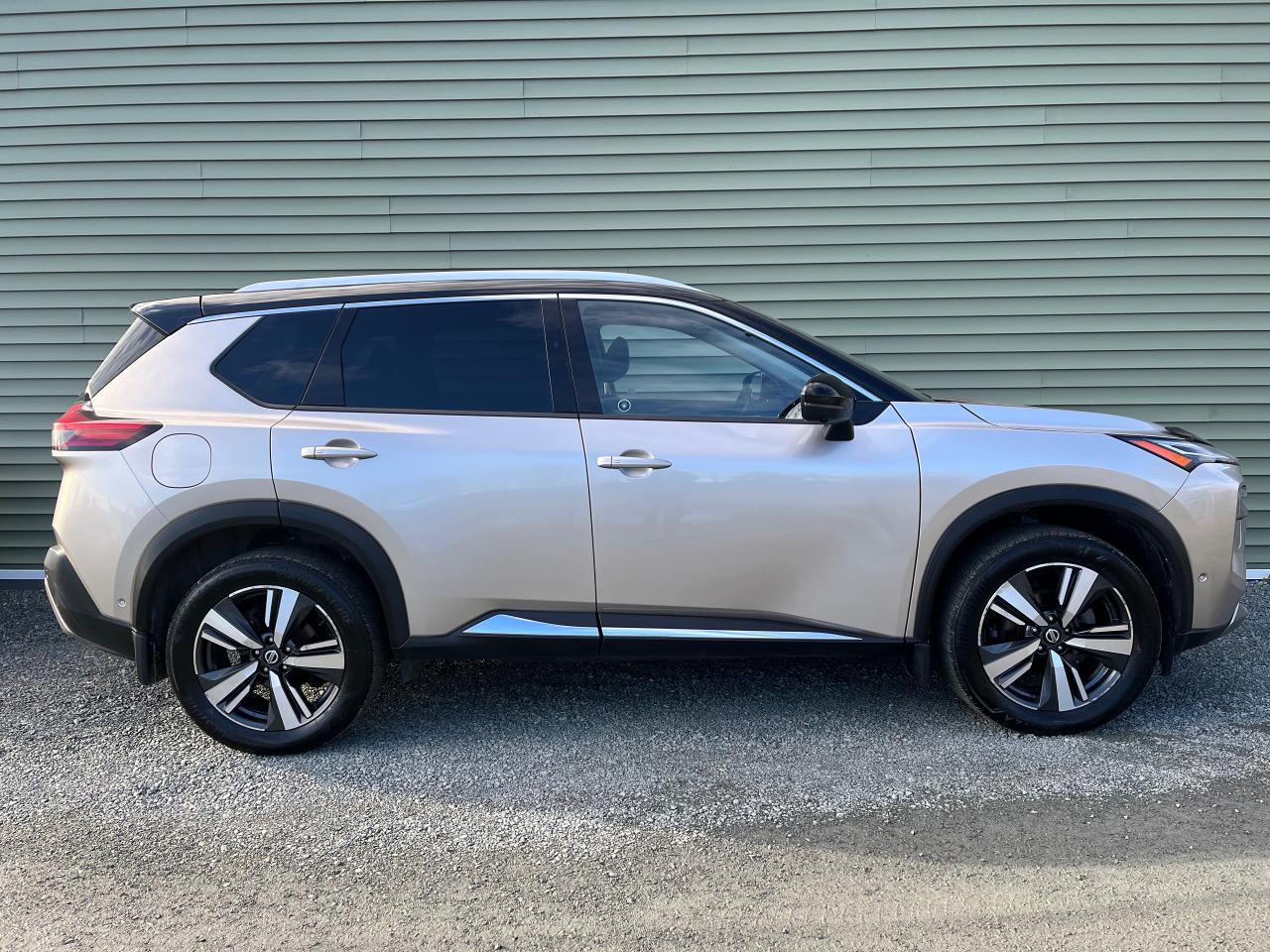 2021 Nissan Rogue Platinum - Photo #2