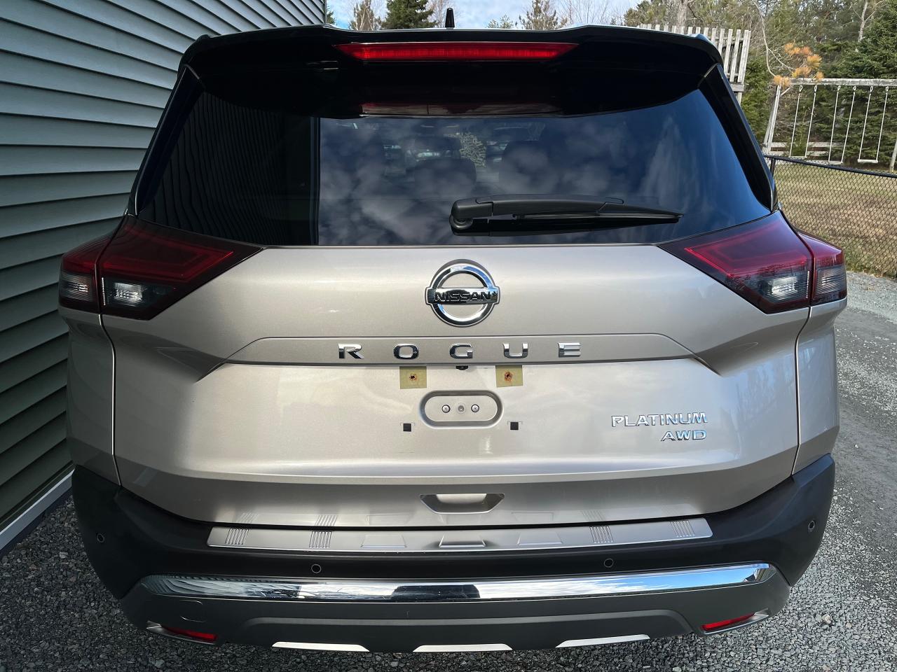 2021 Nissan Rogue Platinum - Photo #3