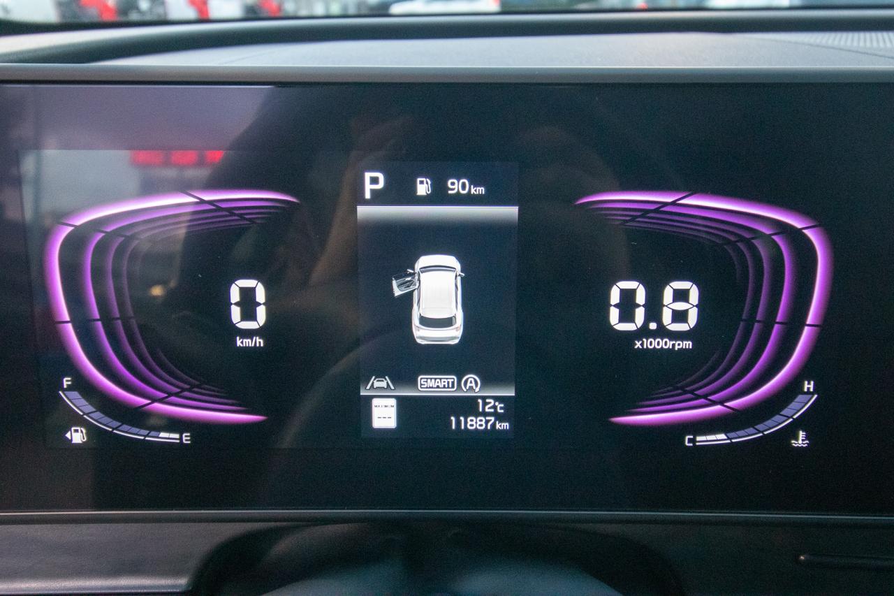 2025 Kia Sportage EX Premium AWD w/Black Interior Photo5