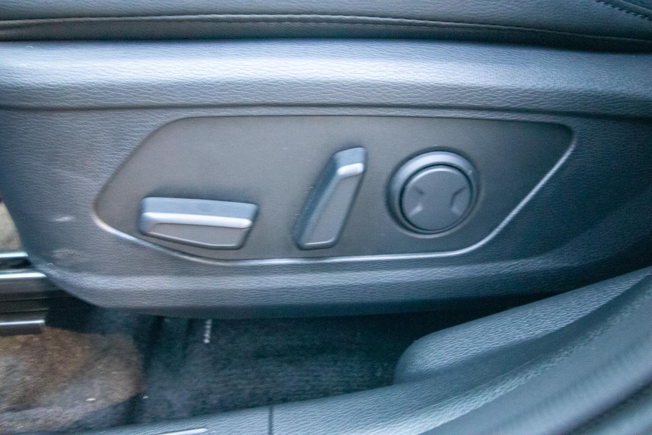 2025 Kia Sportage EX Premium AWD w/Black Interior Photo5