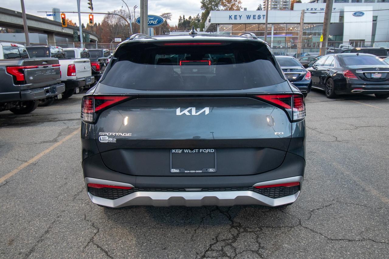 2025 Kia Sportage EX Premium AWD w/Black Interior Photo5