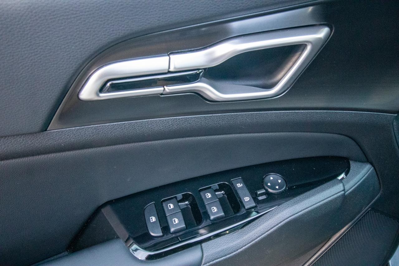 2025 Kia Sportage EX Premium AWD w/Black Interior Photo5