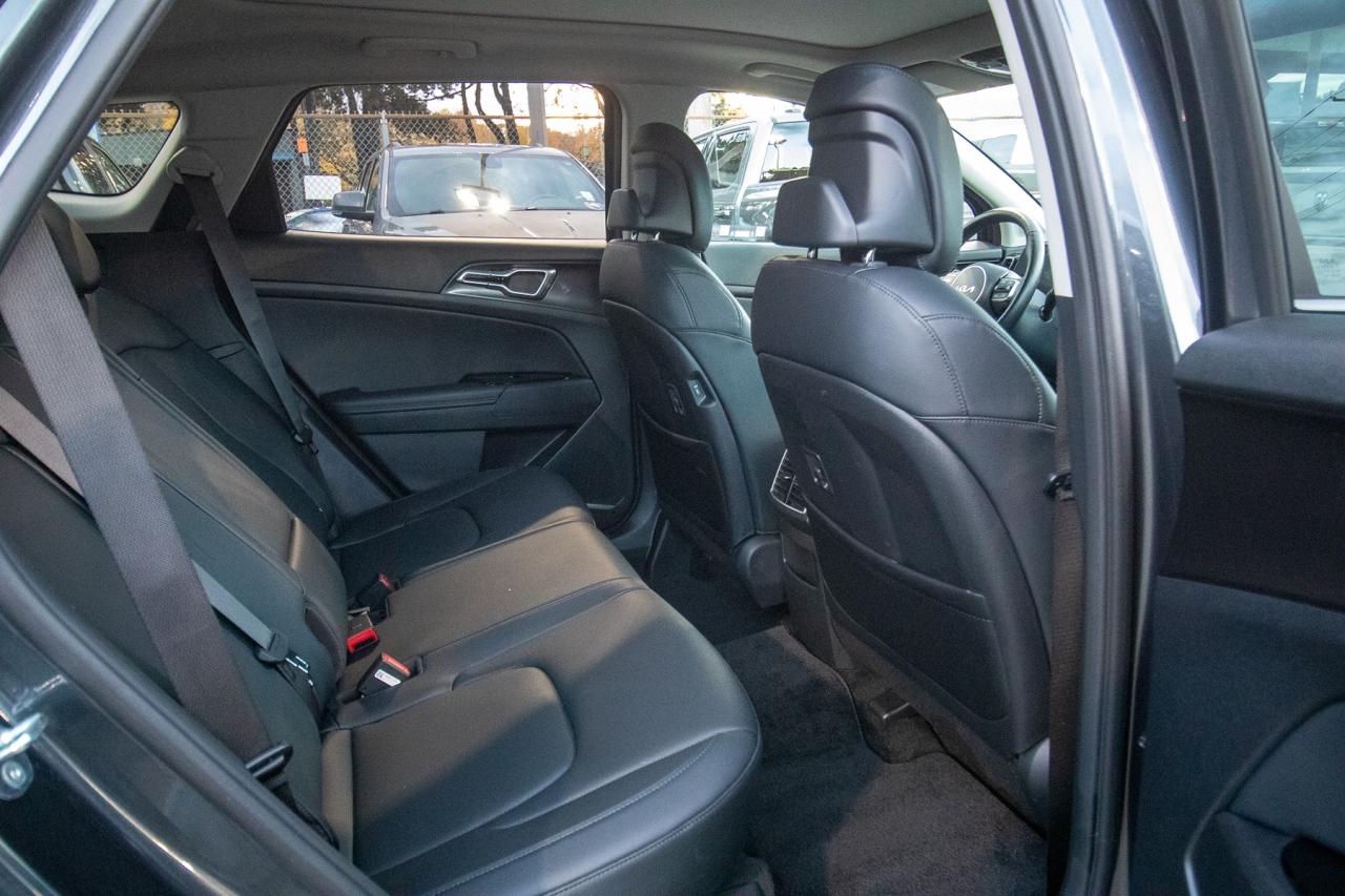 2025 Kia Sportage EX Premium AWD w/Black Interior Photo5