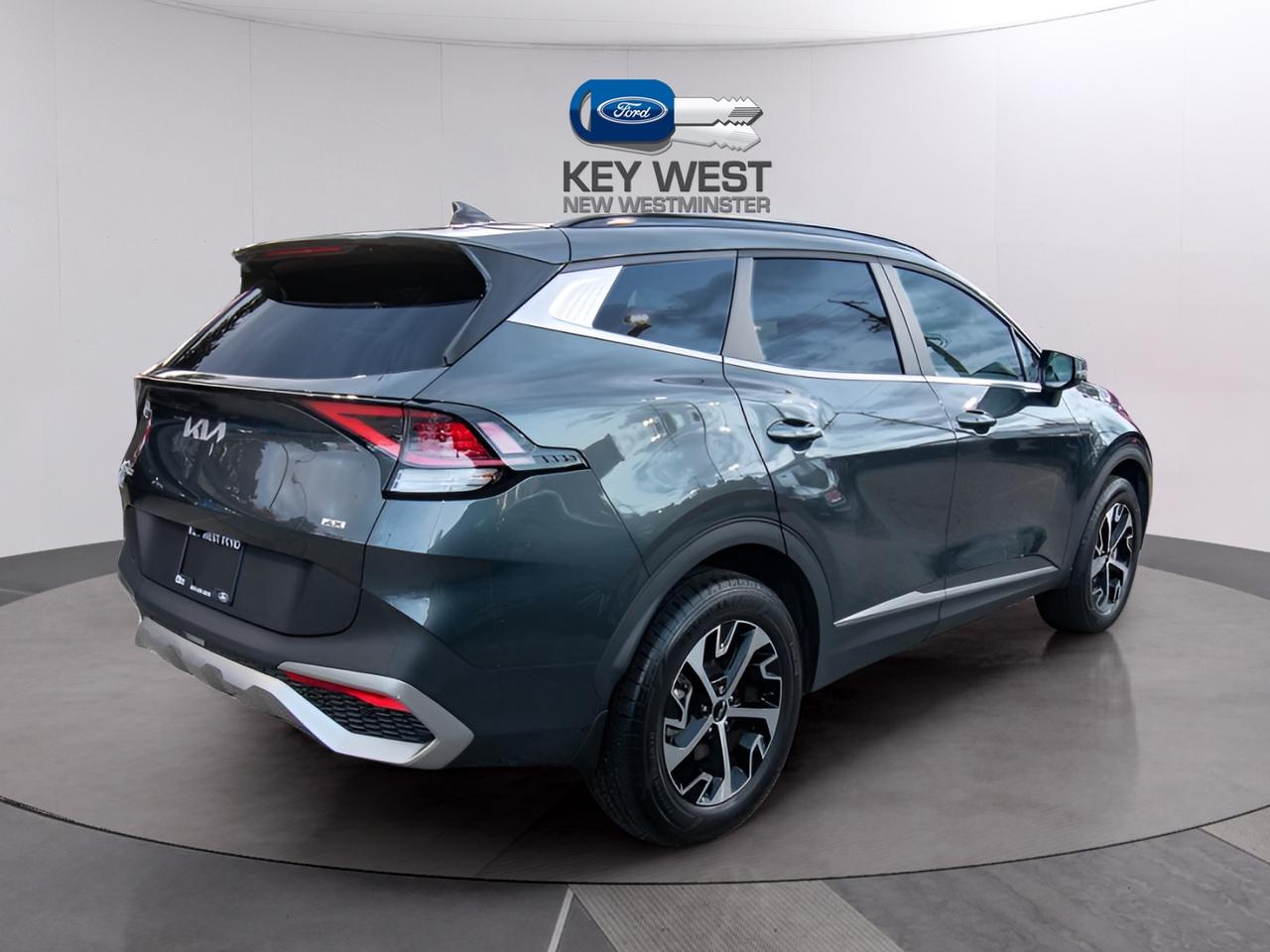 2025 Kia Sportage EX AWD w/Black Interior Photo4