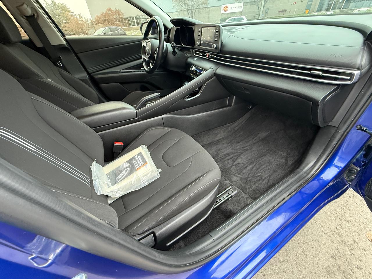 2021 Hyundai Elantra Preferred IVT w/Sun & Tech Package | SUN ROOF - Photo #13