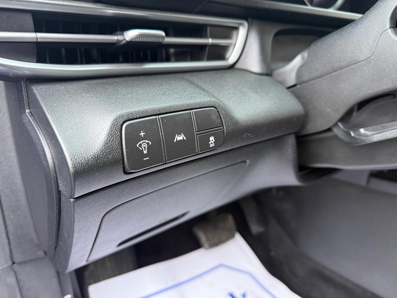 2021 Hyundai Elantra Preferred IVT w/Sun & Tech Package | SUN ROOF Photo